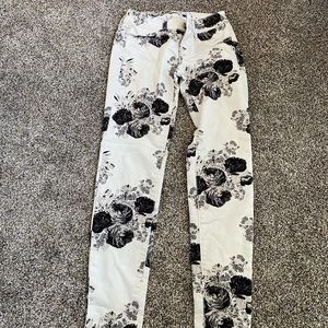 American Eagle low rise black and white floral pants